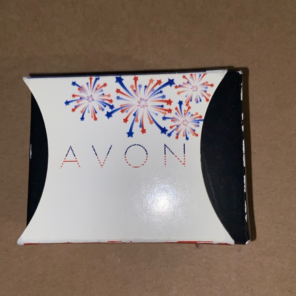 Avon: Patriotic bow necklace and earring gift set